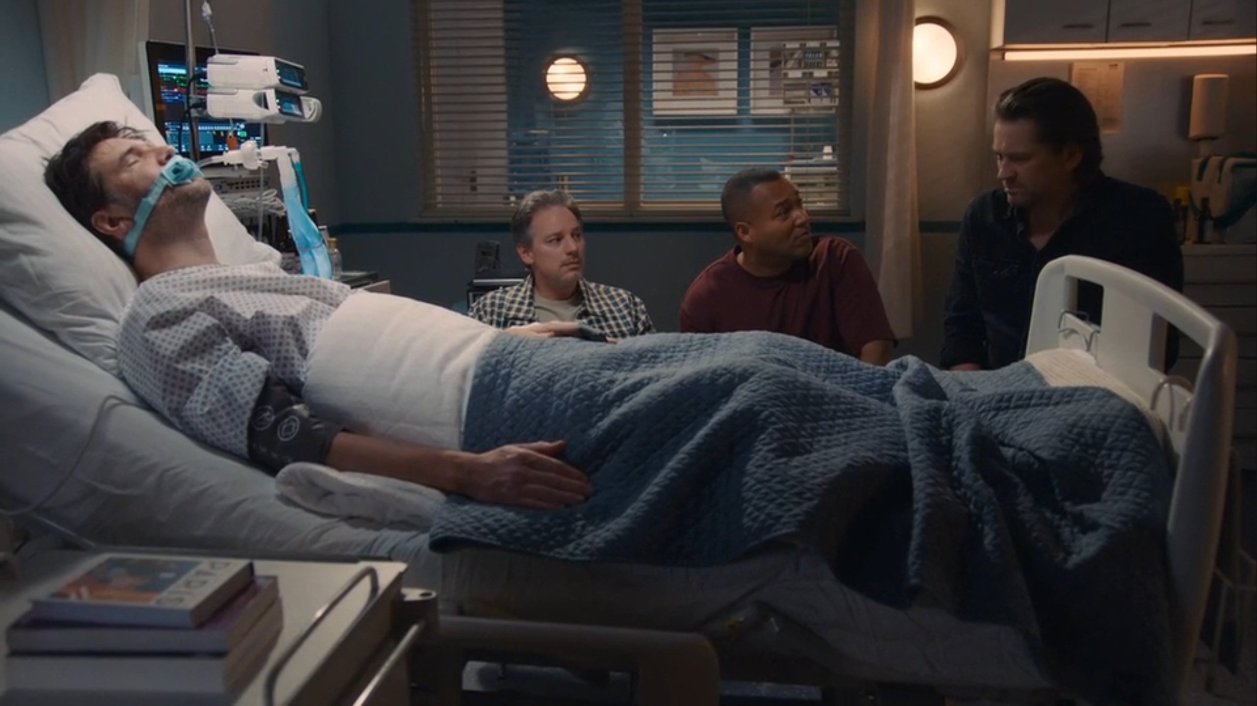 De vrienden houden een mannenavondje in het ziekenhuis